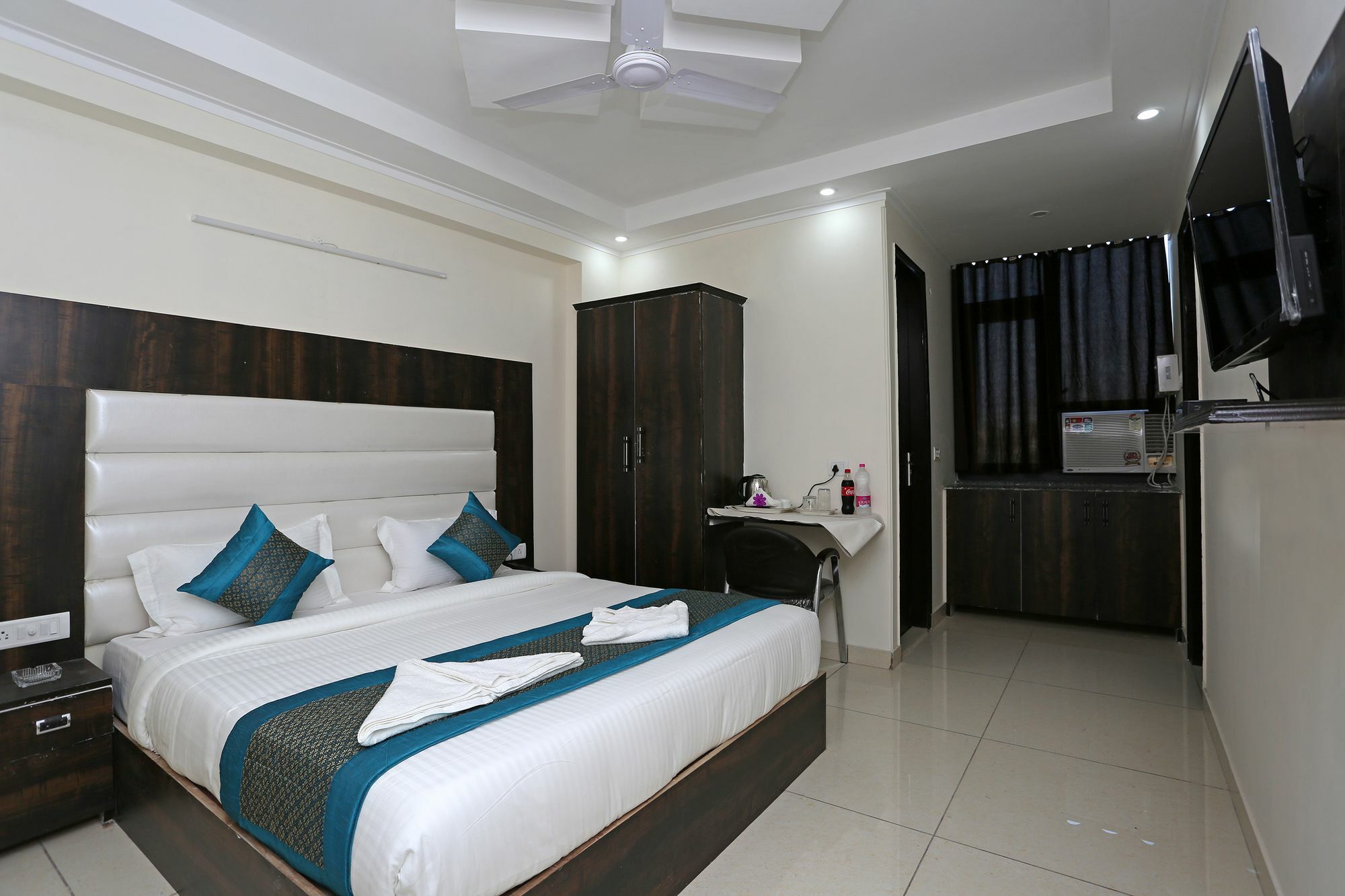 Hotel Aero Stay New Delhi Exterior photo