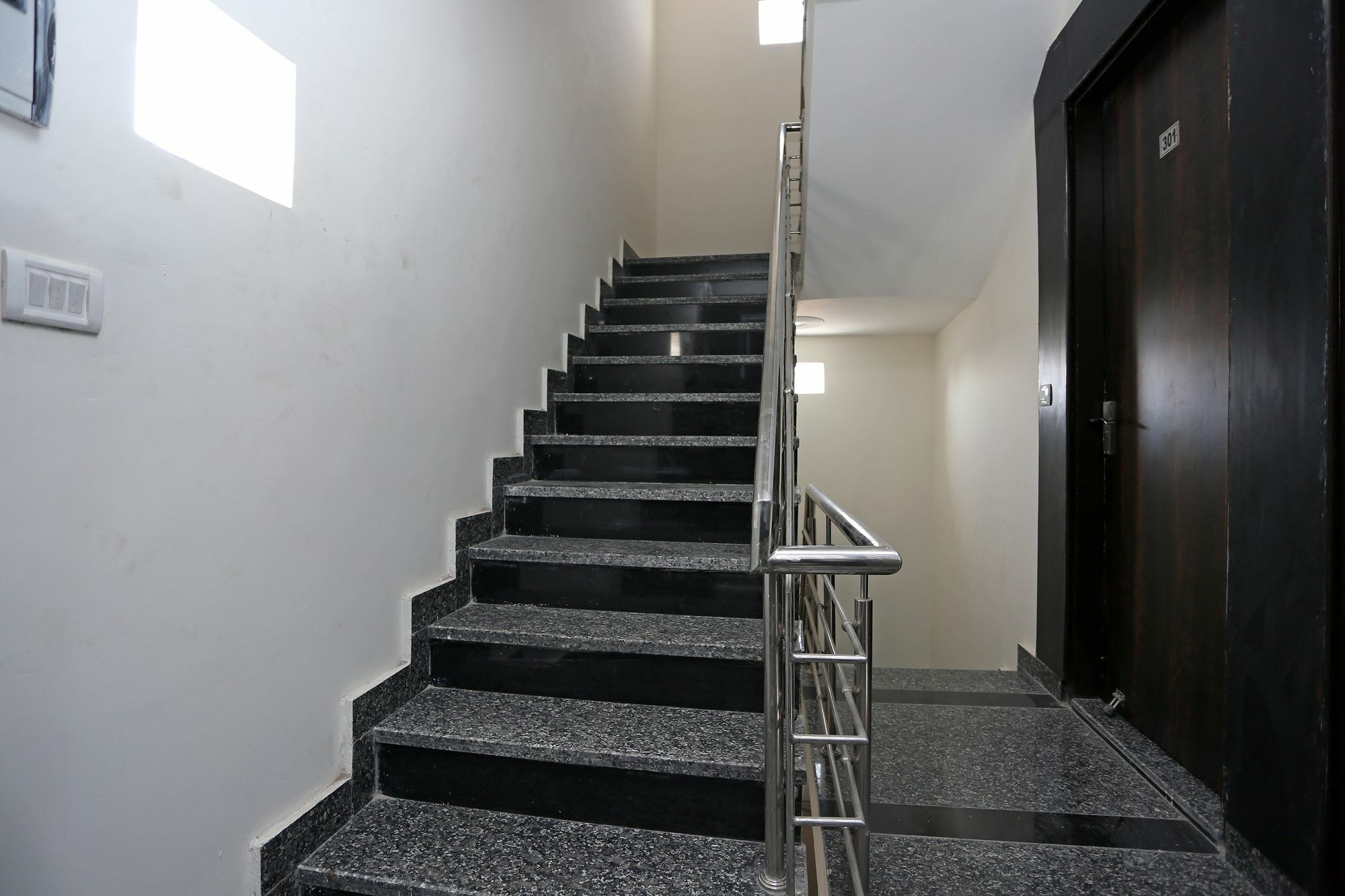 Hotel Aero Stay New Delhi Exterior photo