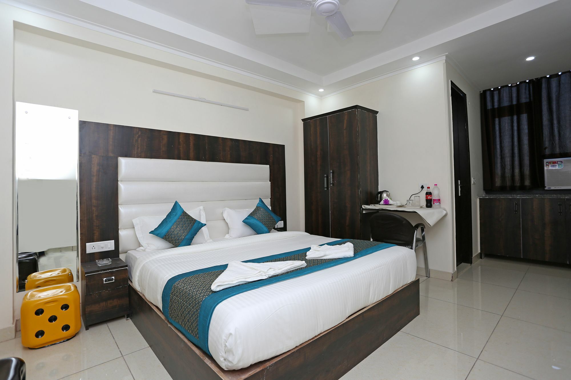 Hotel Aero Stay New Delhi Exterior photo