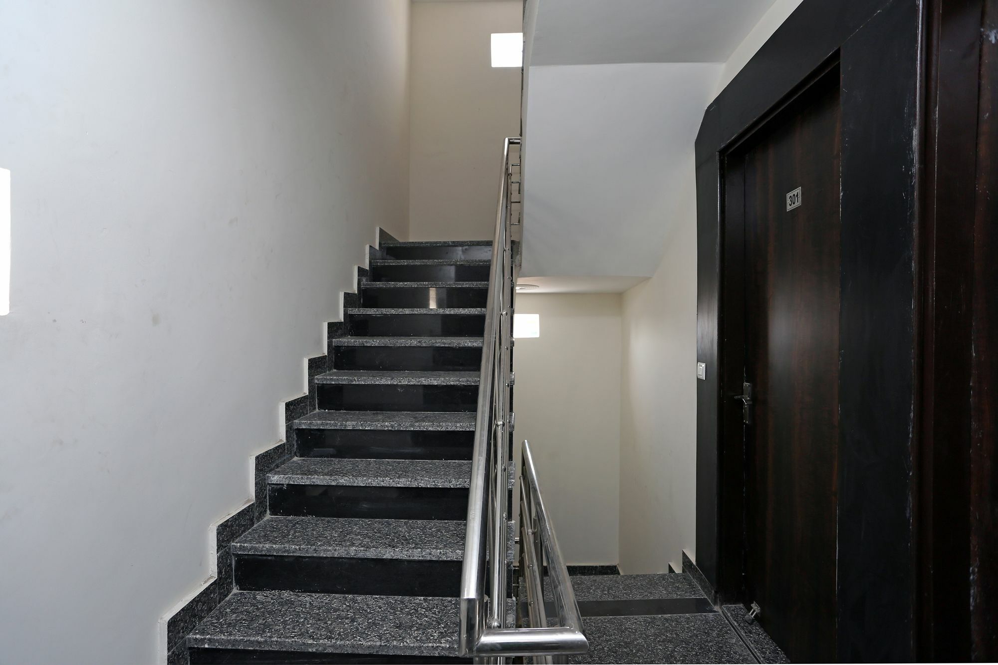 Hotel Aero Stay New Delhi Exterior photo